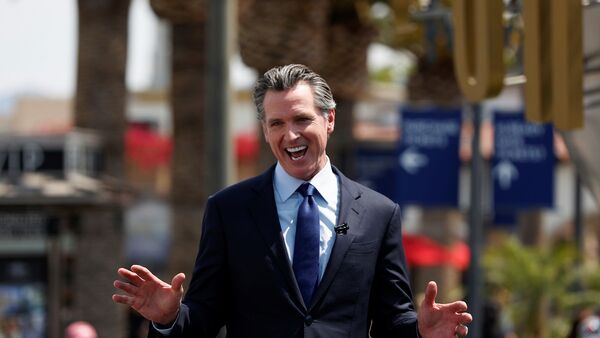 Kaliforniya Valisi Gavin Newsom - Sputnik Türkiye