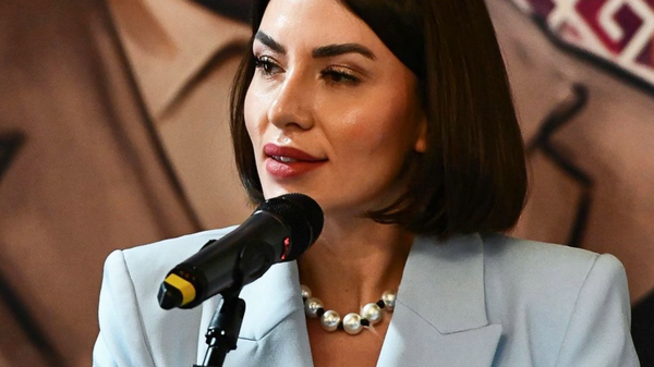 Gül Eda Hür - Sputnik Türkiye