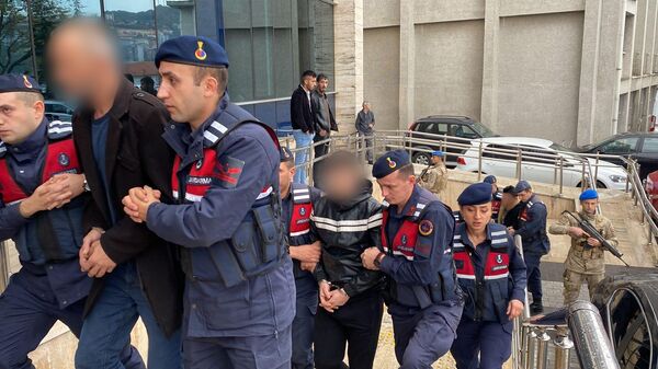 Afgan işçinin yakıldığı olayda 6 sanık hakim karşısında: İlk duruşma 12 saatte tamamlandı - Sputnik Türkiye