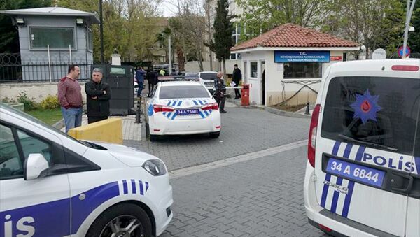 Büyükçekmece'de seçim öncesi seçmenlerin ikamet kayıtlarını değiştirdikleri iddiaları üzerine söz konusu adreslerde inceleme yapılıyor. - Sputnik Türkiye
