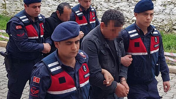 Manisa'da 2 kuzen kız çocuklarına cinsel istismardan tutuklandı - Sputnik Türkiye
